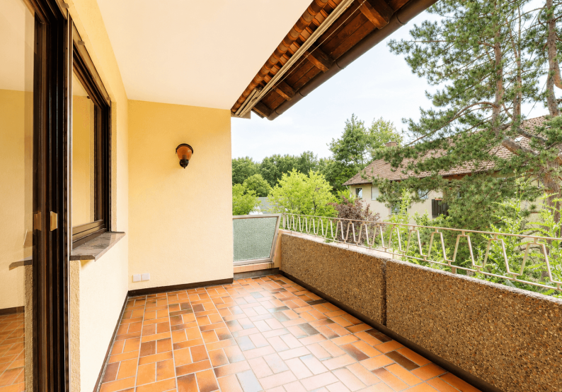 Balkon (KI-optimiert)